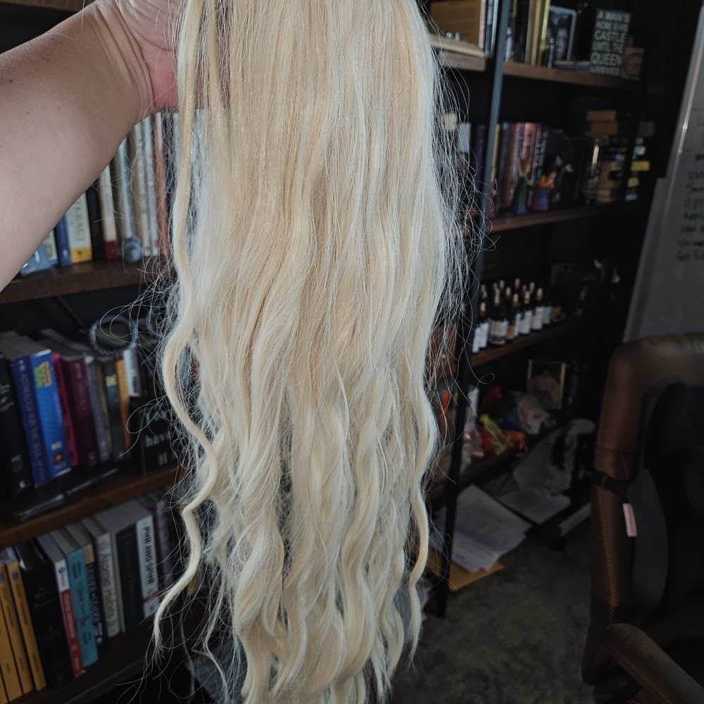 Blonde Wavy Hair Extensio